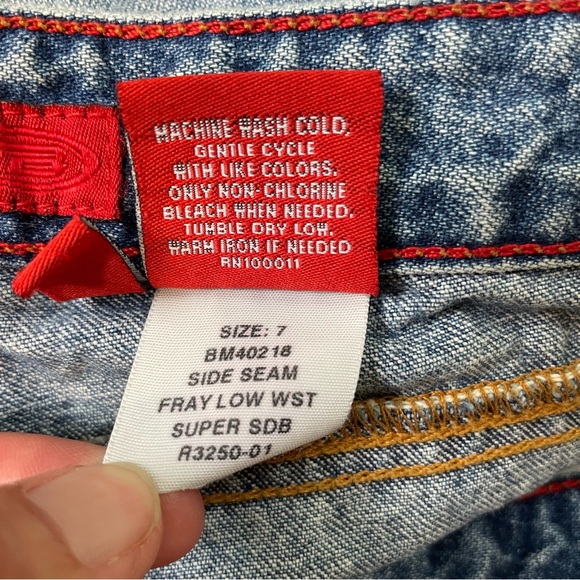 Bongo. Frayed Side Seam Low Rise Flare Jeans. Size 7 - Picture 8 of 8